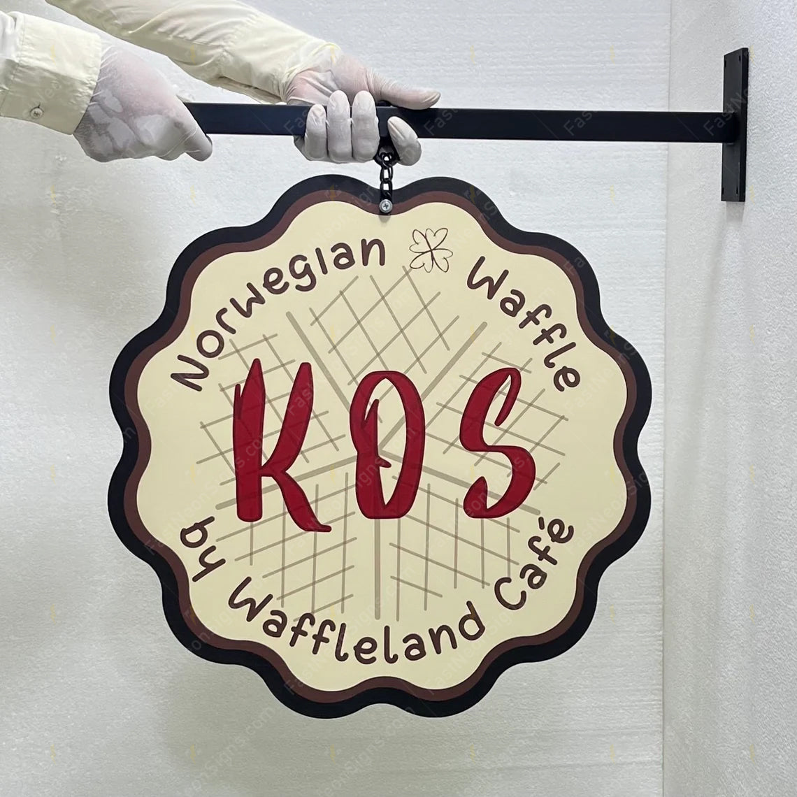 Custom Round Metal Blade Sign – Personalized Double-Sided Hanging Shop Sign for Cafe, Restaurant & Bar