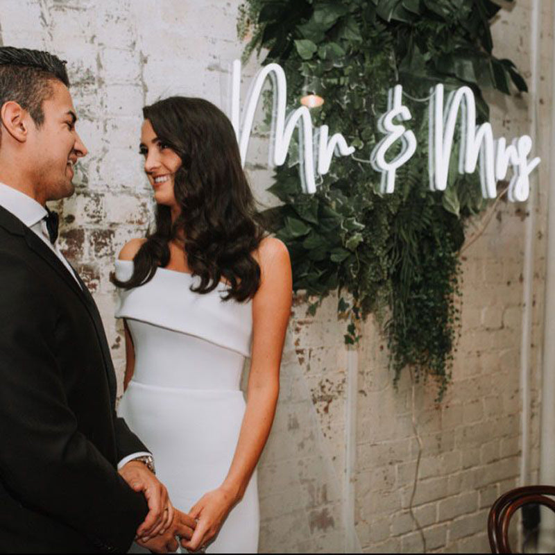 Mr & Mrs Neon Signs