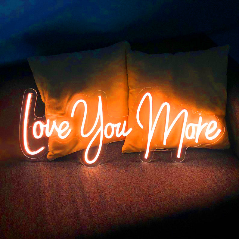 オレンジ ネオンライト Love インテリア　オーダー Love You More - LED Neon Signs
